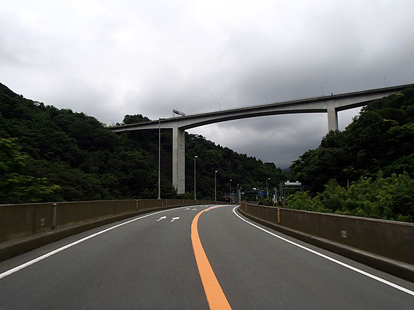 国道２４６号線を御殿場方面へと走行